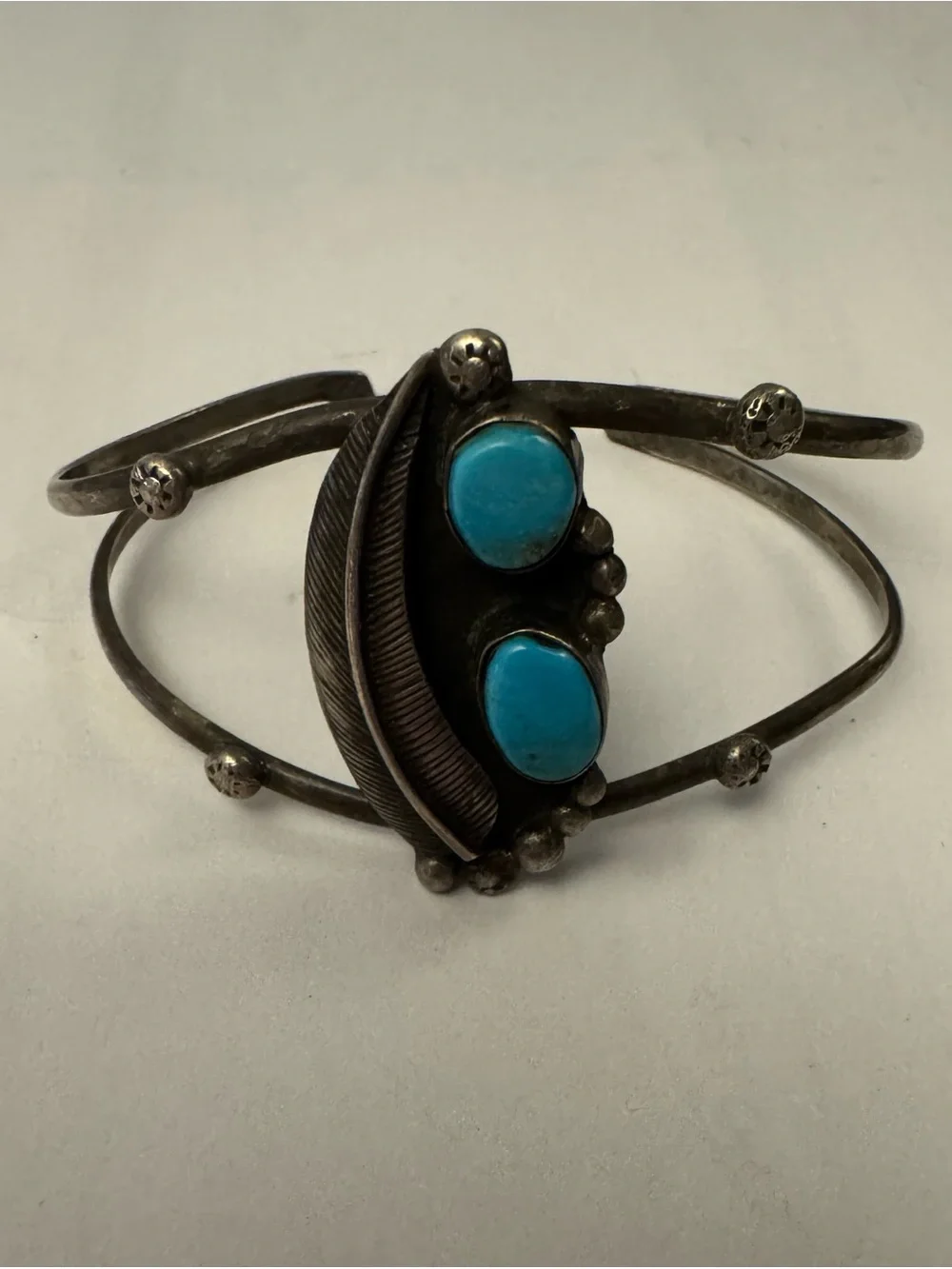 Vintage 1970s Navajo 925 Silver Turquoise Stones & Detailed Feather Motif 5.5”